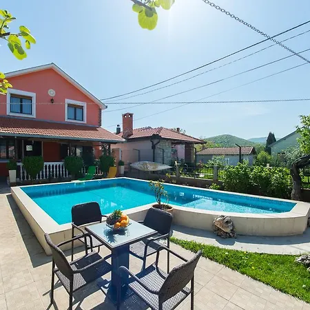 Salma Μόσταρ