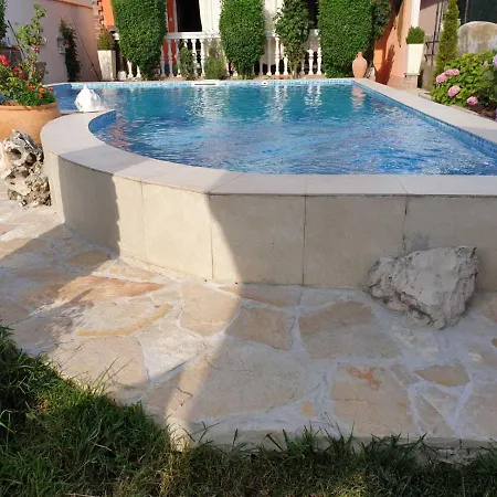 Salma Μόσταρ